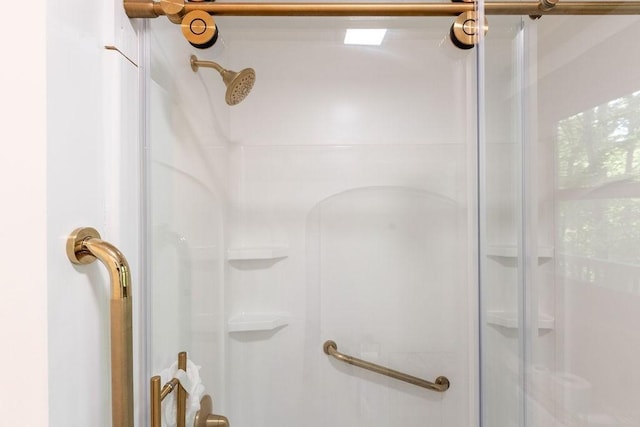 652 Northup Rd, Portland, TN 37148 - bathroom with a stall shower