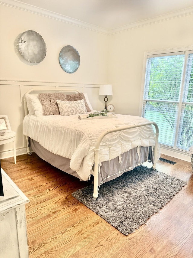 2815 Anglo Ct, Murfreesboro, TN 37129 - bedroom featuring crown molding and wood finished floors