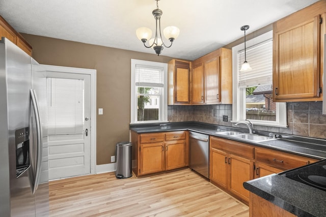 400 Connell St, Springfield, TN 37172 - kitchen featuring appliances with stainless steel finishes, a sink, plenty of natural light, and backsplash