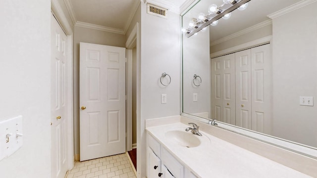 1280 Middle Tennessee Blvd Unit D6, Murfreesboro, TN 37130 - bathroom with vanity, crown molding, and a closet