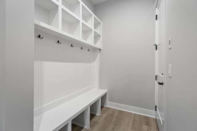 2736 Hartsville Pike, Castalian Springs, TN 37031 - mudroom featuring wood finished floors and baseboards