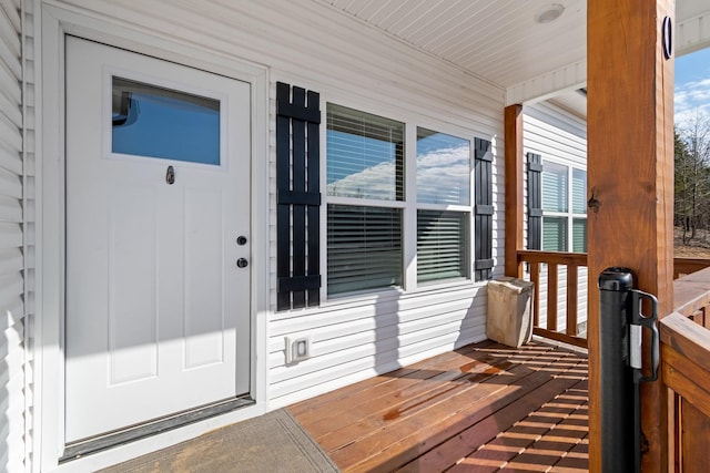 2800 N Hurricane Creek Rd, Mc Ewen, TN 37101 - view of exterior entry featuring a porch