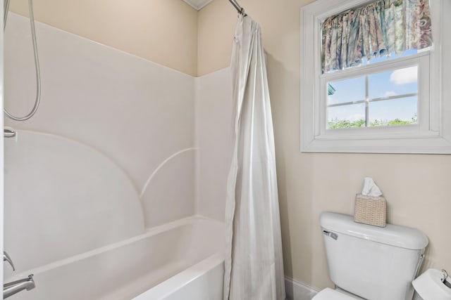 500 Old Pencil Mill Rd, Chapel Hill, TN 37034 - full bathroom featuring shower / bath combination with curtain and toilet