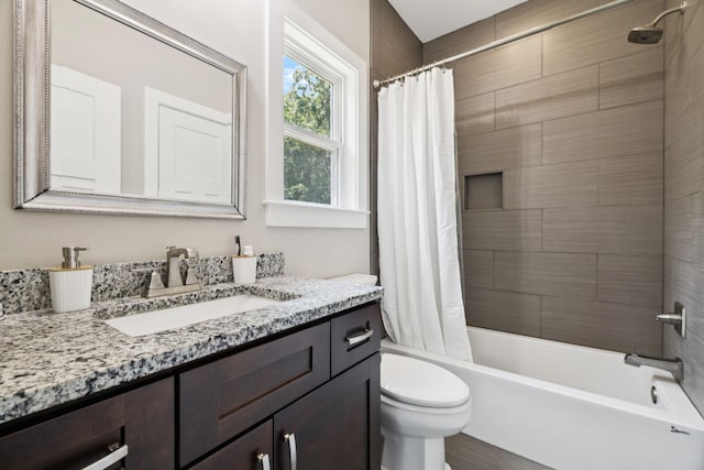 121 Regency Ln, Dickson, TN 37055 - bathroom with vanity, toilet, and shower / bath combo