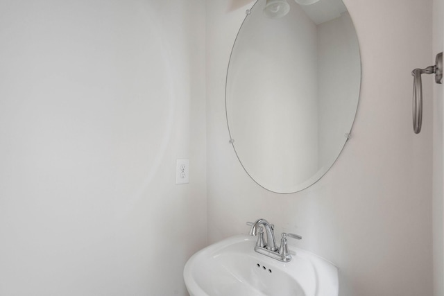 1710 Lone Jack Ln, Murfreesboro, TN 37129 - bathroom with a sink