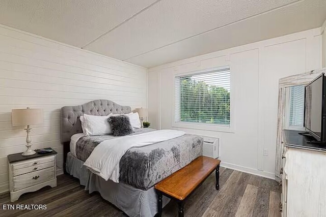 413 Baskins Creek Rd Apt 605, Gatlinburg, TN 37738 - bedroom with dark wood finished floors and a textured ceiling