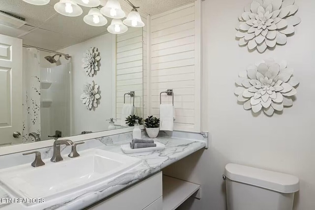 413 Baskins Creek Rd Apt 605, Gatlinburg, TN 37738 - full bath with toilet, vanity, and a shower with curtain