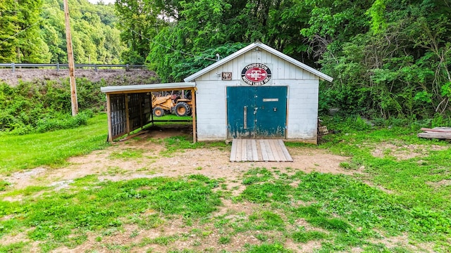 1105 Normandy Rd, Normandy, TN 37360 - view of shed with a forest view