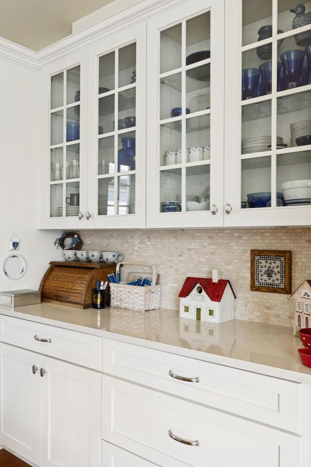 3007 General Martin Ln, Franklin, TN 37064 - bar area with decorative backsplash
