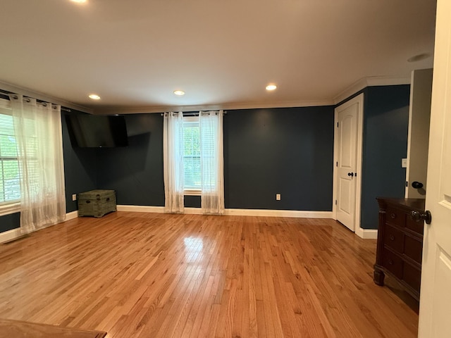 1650 E Beaverdam Rd, Centerville, TN 37033 - unfurnished room featuring baseboards, light wood-style floors, recessed lighting, and crown molding