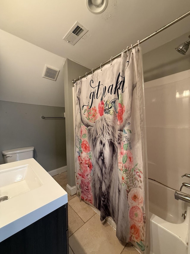 1650 E Beaverdam Rd, Centerville, TN 37033 - bathroom with vanity, shower / bath combo, and tile patterned floors