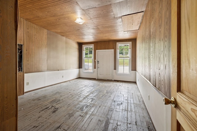 1319 Main St N, Carthage, TN 37030 - foyer entrance with wood ceiling and hardwood / wood-style floors