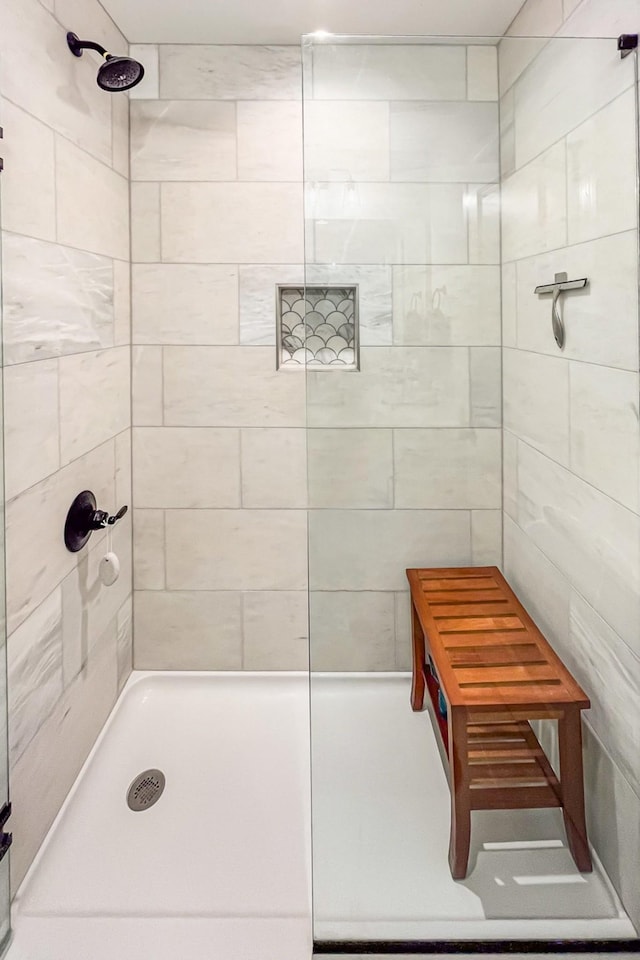 3019 Easy Goer Ln, Greenbrier, TN 37073 - full bath featuring tiled shower