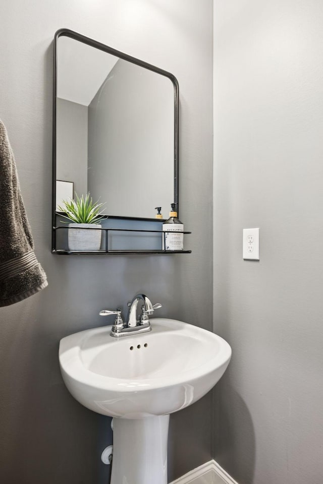 1074 Cantwell Pl, Spring Hill, TN 37174 - bathroom featuring a sink