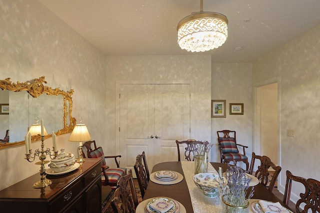 307 Seven Springs Way Unit 304, Brentwood, TN 37027 - dining area featuring a chandelier