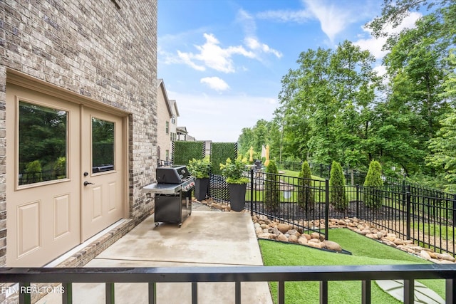 9327 Paradise Valley Ln, Knoxville, TN 37922 - view of patio / terrace with a grill