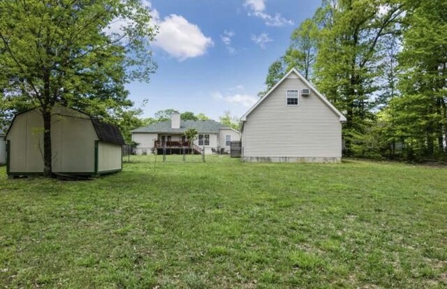 380 Station Dr, Waverly, TN 37185 - view of grassy yard with a deck
