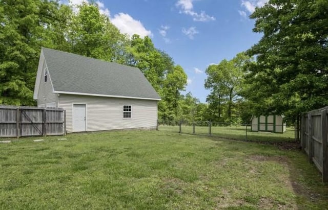 380 Station Dr, Waverly, TN 37185 - view of yard featuring an outbuilding