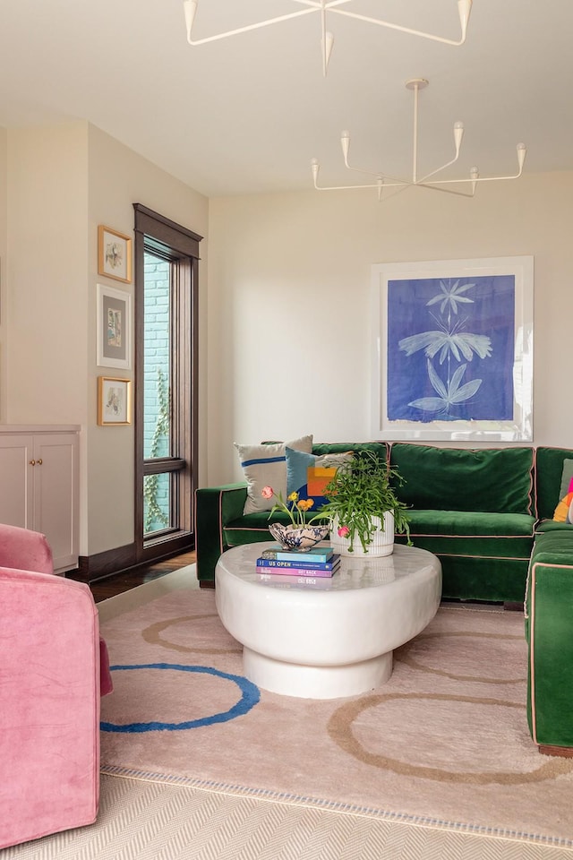 1400 Linden Ave, Nashville, TN 37212 - living area with baseboards
