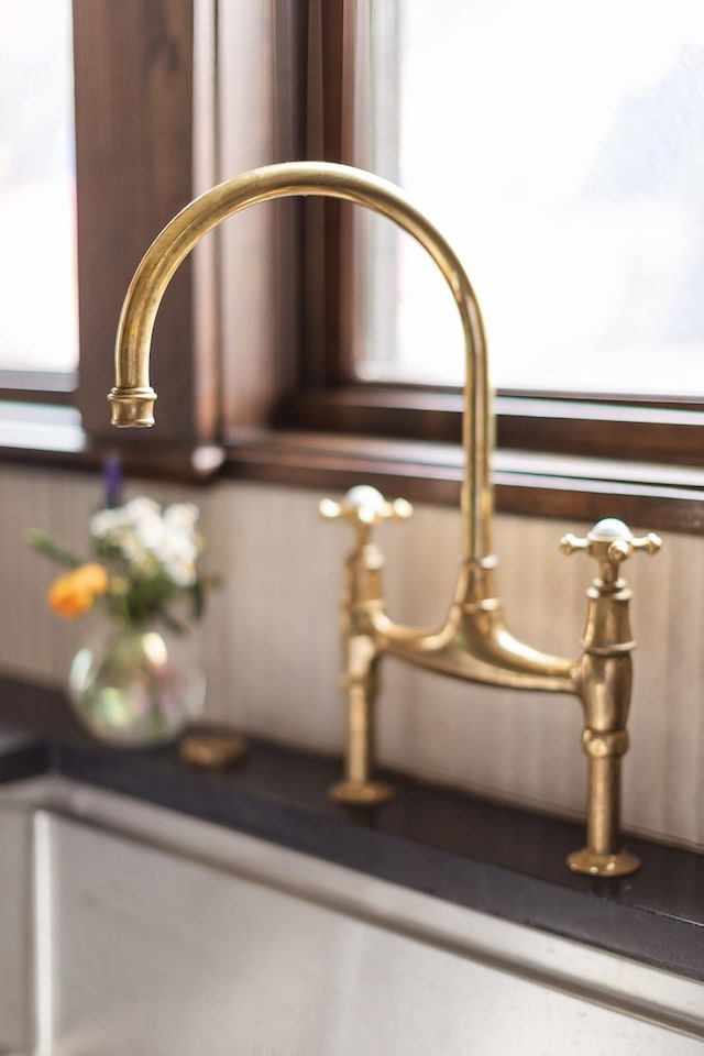 1400 Linden Ave, Nashville, TN 37212 - detailed view of a sink