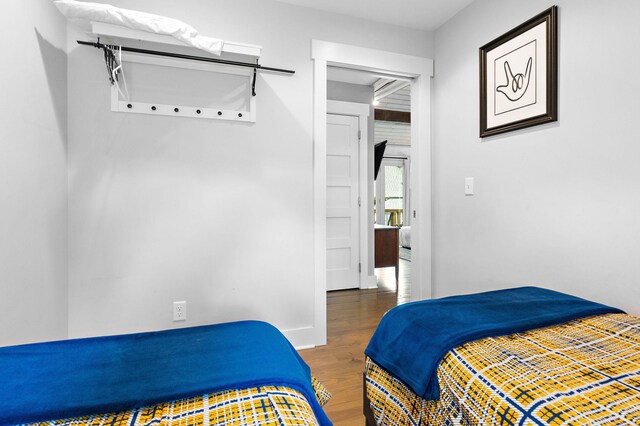 1400 Linden Ave, Nashville, TN 37212 - bedroom featuring wood finished floors and baseboards