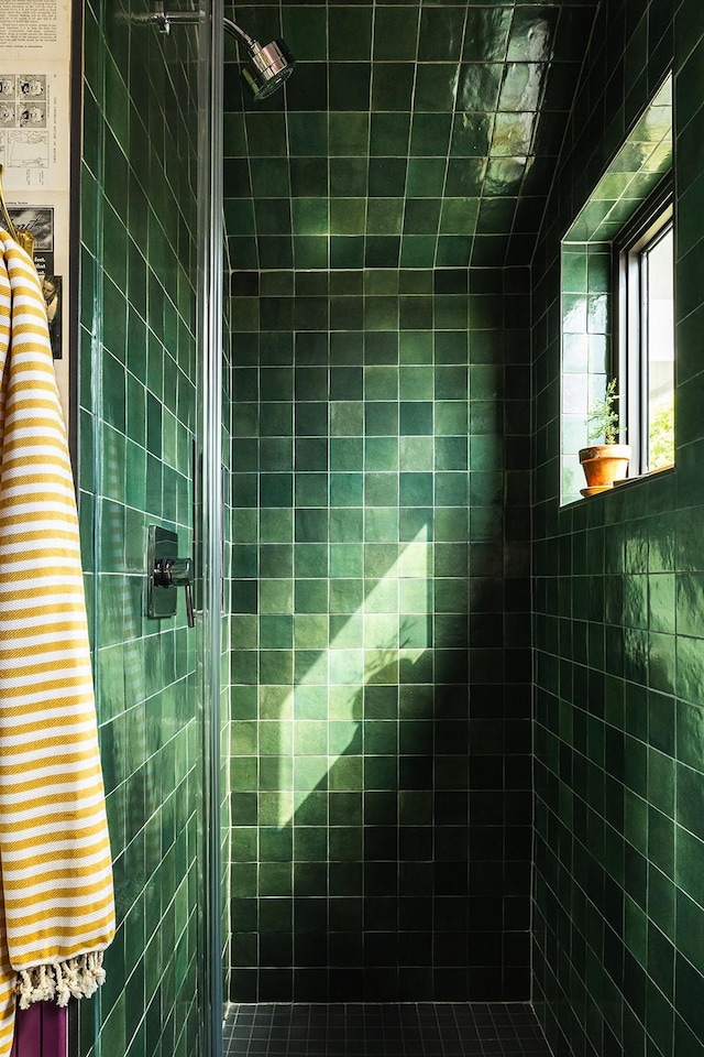 1400 Linden Ave, Nashville, TN 37212 - bathroom with a shower stall
