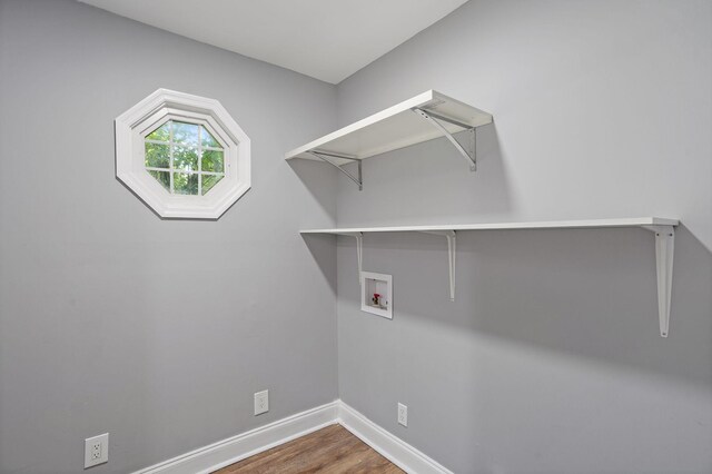 2614 Flamingo Dr, Nashville, TN 37207 - laundry room featuring hookup for a washing machine, baseboards, and wood finished floors
