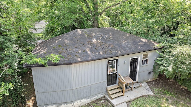 2614 Flamingo Dr, Nashville, TN 37207 - view of front of house featuring entry steps and a shingled roof