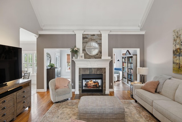 1926 Cliffview Ct, Murfreesboro, TN 37128 - living area with a fireplace, crown molding, wood finished floors, and vaulted ceiling