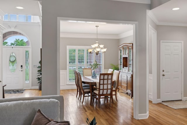 1926 Cliffview Ct, Murfreesboro, TN 37128 - entrance foyer featuring light wood-style floors, ornamental molding, a chandelier, and recessed lighting