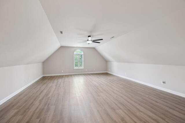 1926 Cliffview Ct, Murfreesboro, TN 37128 - additional living space featuring vaulted ceiling, wood finished floors, ceiling fan, and baseboards
