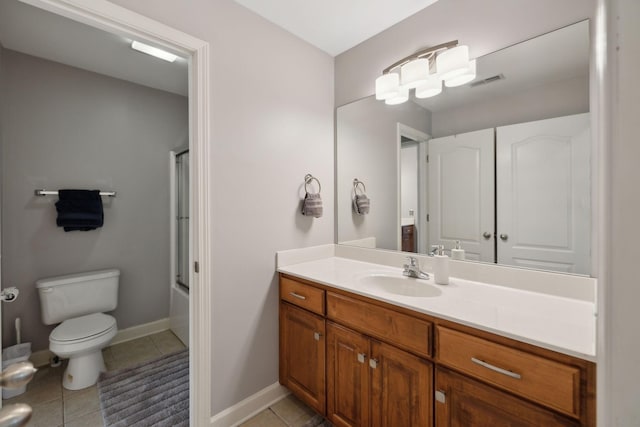 1926 Cliffview Ct, Murfreesboro, TN 37128 - full bath featuring vanity, toilet, tile patterned flooring, shower / bath combination with glass door, and baseboards