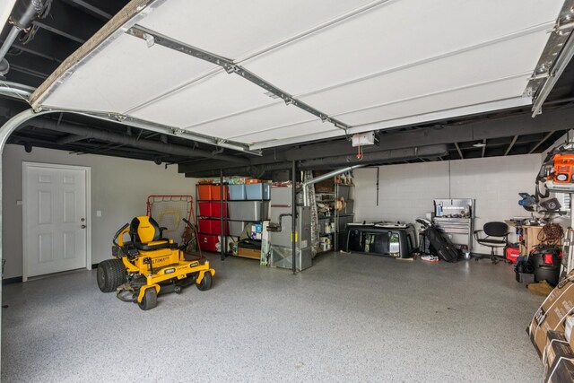 307 S Hummingbird Ln, Dickson, TN 37055 - view of garage