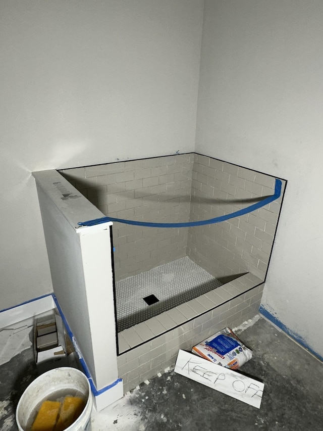 887 Ovoca Lake Rd, Tullahoma, TN 37388 - bathroom with toilet