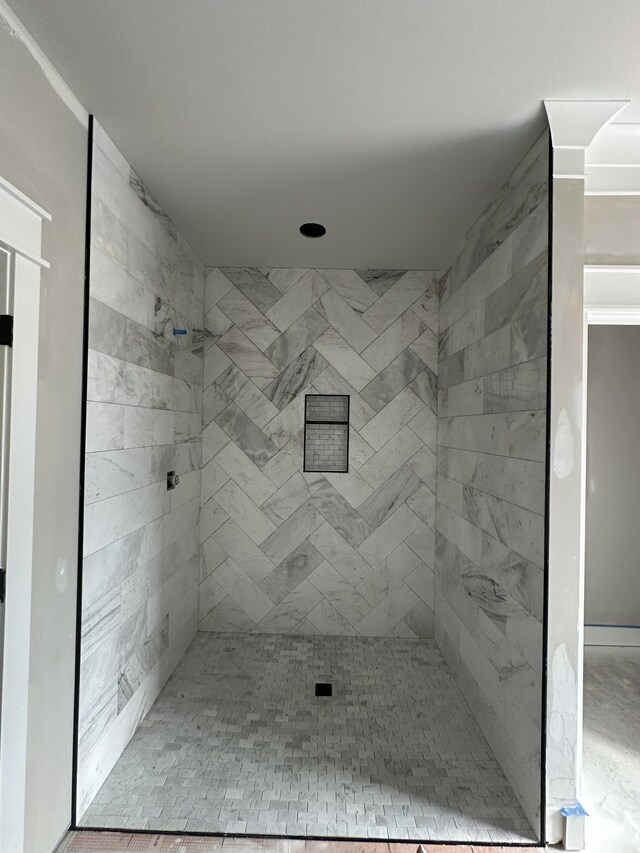 887 Ovoca Lake Rd, Tullahoma, TN 37388 - full bathroom featuring a shower stall