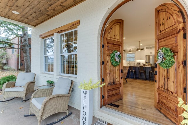 103 Maple St, Smyrna, TN 37167 - sunroom with arched walkways