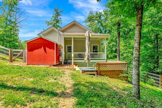 2639 Distillery Rd, Greenbrier, TN 37073 - view of front of home with covered porch