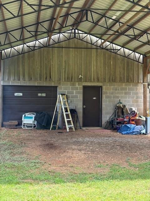2890 Nance Bend Rd, Clifton, TN 38425 - view of garage