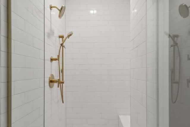 206G N 9th St, Nashville, TN 37206 - bathroom view of tiled shower