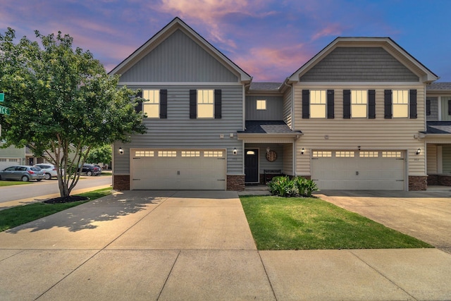 905 Azeri Ave, Murfreesboro, TN 37128 - multi unit property featuring an attached garage, driveway, and board and batten siding