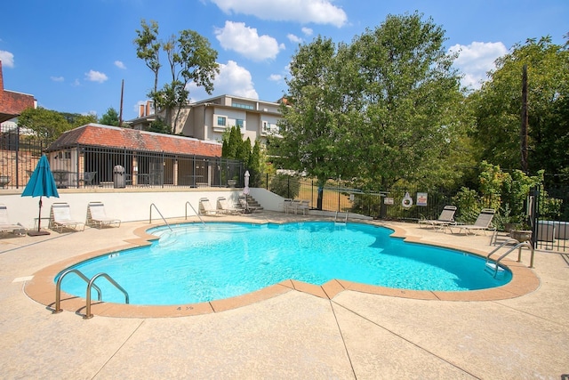 4505 Harding Pike Unit 103, Nashville, TN 37205 - community pool featuring a patio area
