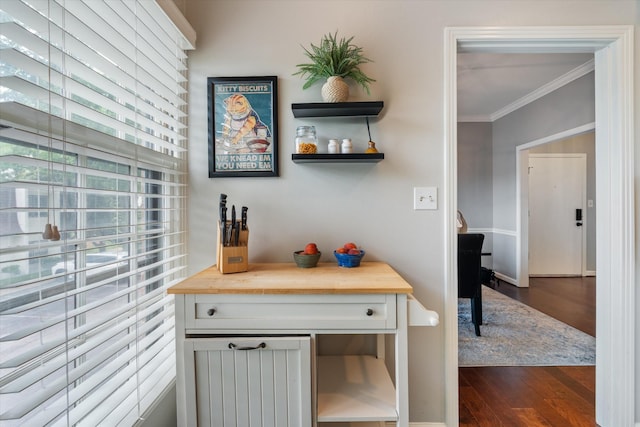 4505 Harding Pike Unit 103, Nashville, TN 37205 - detailed view of ornamental molding and wood finished floors