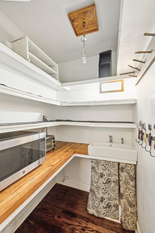 1306 Maymont Dr, Murfreesboro, TN 37130 - view of pantry