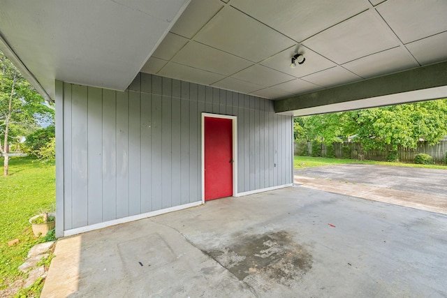 1306 Maymont Dr, Murfreesboro, TN 37130 - garage featuring a carport