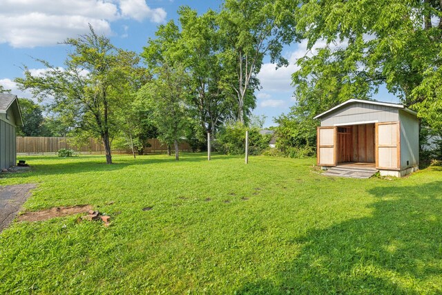 1306 Maymont Dr, Murfreesboro, TN 37130 - view of yard