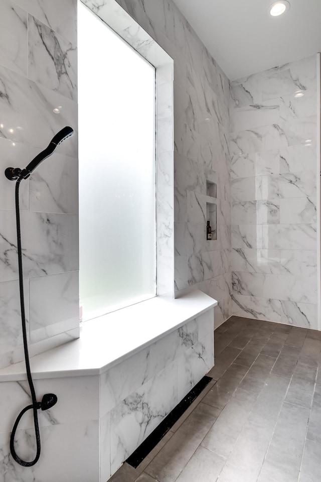 407 Hogans Branch Rd, Goodlettsville, TN 37072 - full bath with a marble finish shower and recessed lighting