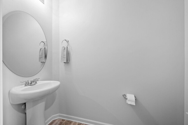 148 Victory Cir, Ashland City, TN 37015 - bathroom featuring wood finished floors and baseboards