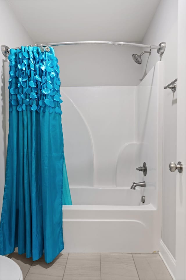 290 Academy Rd, Lebanon, TN 37087 - full bathroom with shower / bathtub combination with curtain and toilet