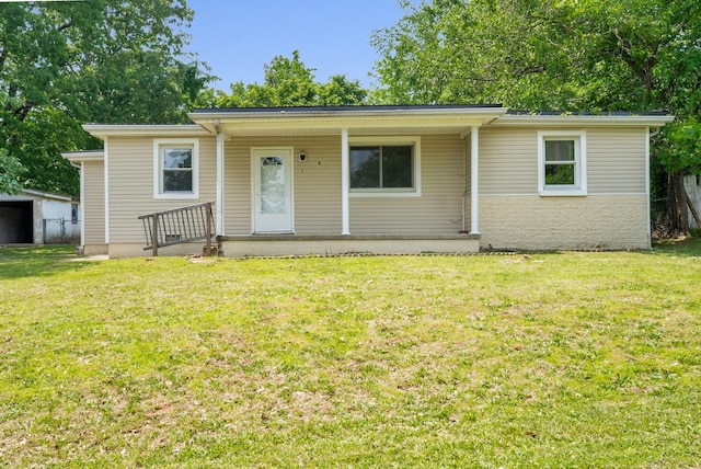 525 Highpoint Dr, Hopkinsville, KY 42240 - ranch-style house featuring a front yard and a porch