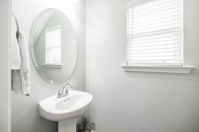 1110 Colonel Reuben Searcy Ct, Murfreesboro, TN 37129 - bathroom featuring a sink